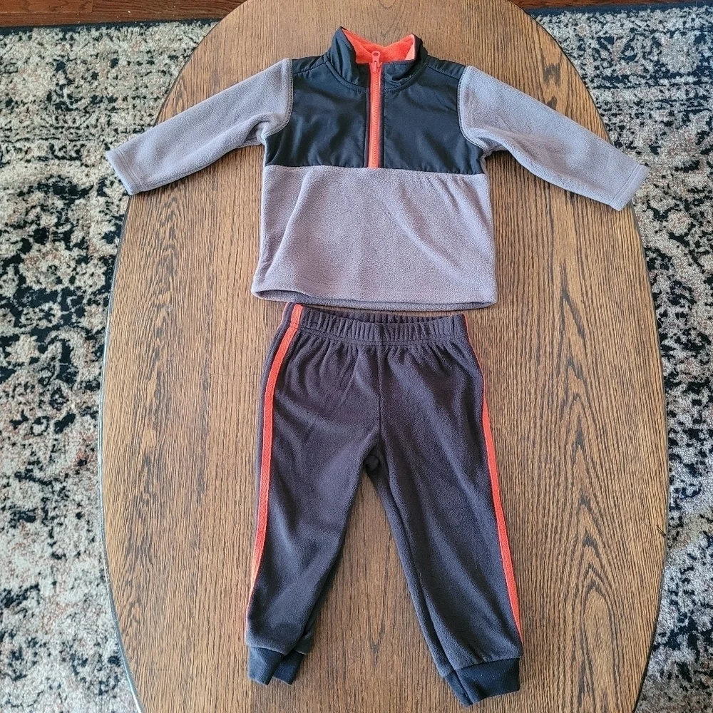 Carter's 2 piece Fleece Pullover and Jogger Set Size Boy's 18 Months